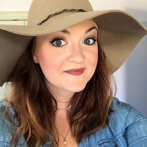 Meet your Posher, Stacy